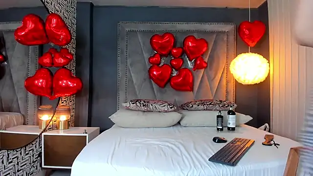 nahomi sweett online show from 02.06.25