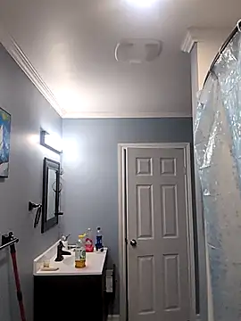 Snapshot of jonnyjenner chatting on 10.07.25 jonnyjenner online show from 10.07.25