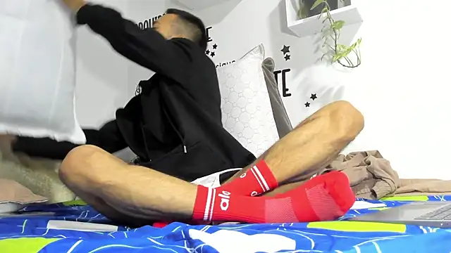 Snapshot of Aronxxs chatting on 09.30.25 Aronxxs online show from 09.30.25