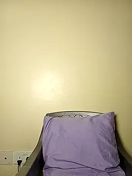 Snapshot of Ayrella02 chatting on 09.11.25 Ayrella02 online show from 09.11.25