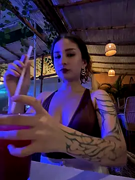 Mon Cherry online show from 11.07.25