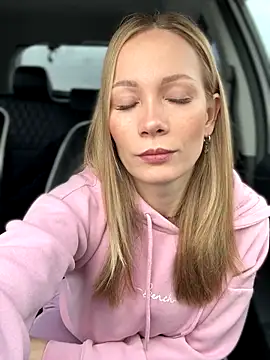 Snapshot of LavenderHot chatting on 10.11.25 LavenderHot online show from 10.11.25