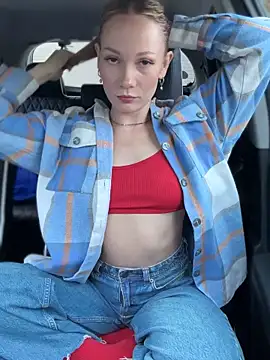 Snapshot of LavenderHot chatting on 10.13.25 LavenderHot online show from 10.13.25