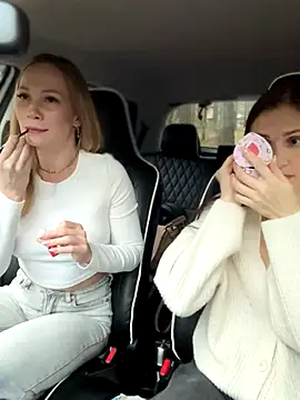 Snapshot of LavenderHot chatting on 10.24.25 LavenderHot online show from 10.24.25