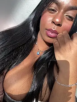 Snapshot of latinababyy chatting on 12.15.24 latinababyy online show from 12.15.24