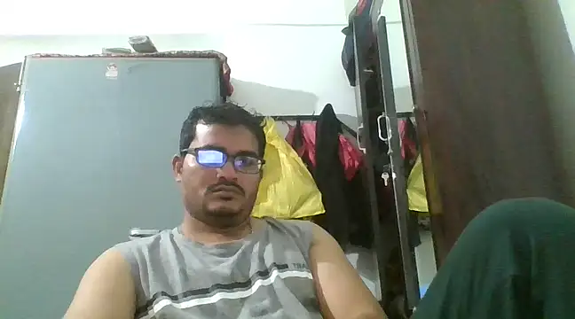 Snapshot of naughtymike0007 chatting on 01.15.25 naughtymike0007 online show from 01.15.25