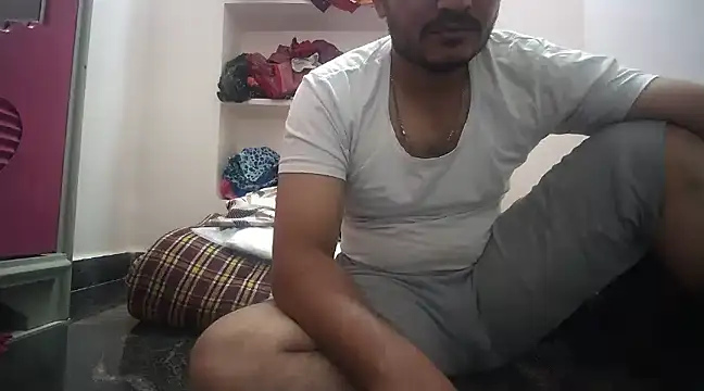 Snapshot of naughtymike0007 chatting on 03.22.25 naughtymike0007 online show from 03.22.25