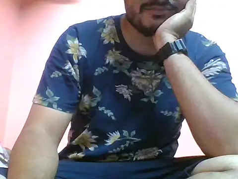 Snapshot of naughtymike0007 chatting on 09.25.25 naughtymike0007 online show from 09.25.25