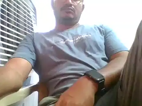 Snapshot of naughtymike0007 chatting on 10.15.25 naughtymike0007 online show from 10.15.25