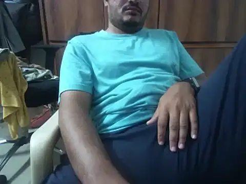 Snapshot of naughtymike0007 chatting on 10.24.25 naughtymike0007 online show from 10.24.25