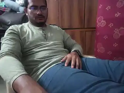 Snapshot of naughtymike0007 chatting on 10.25.25 naughtymike0007 online show from 10.25.25