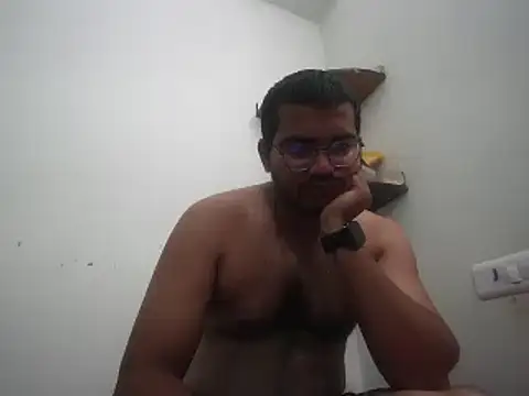 Snapshot of naughtymike0007 chatting on 10.28.25 naughtymike0007 online show from 10.28.25