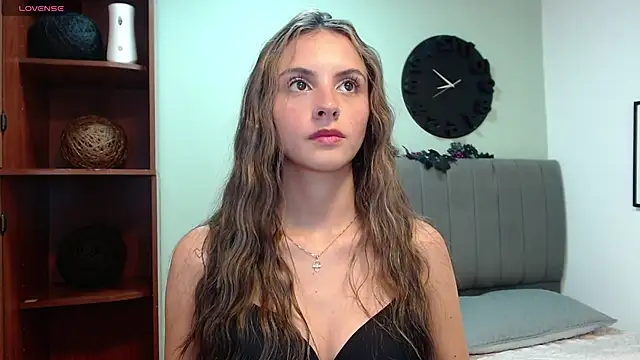 sofia her online show from 12.04.24