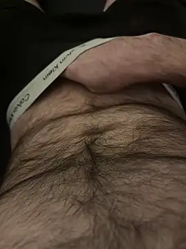 Snapshot of Straightlad95 chatting on 10.29.25 Straightlad95 online show from 10.29.25