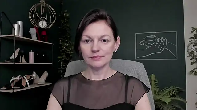 VivianWILD online show from 12.15.25