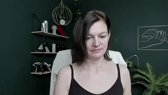 VivianWILD online show from 04.16.26