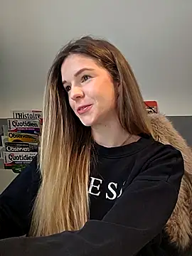 lucie mehott online show from 12.04.25