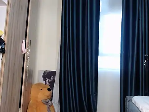 Snapshot of TeenieReeny chatting on 03.10.26 TeenieReeny online show from 03.10.26