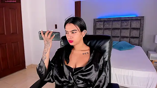Snapshot of saracorraless chatting on 02.13.25 saracorraless online show from 02.13.25
