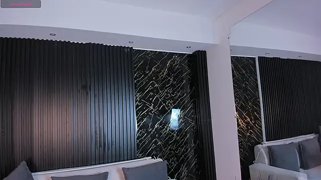 saracorraless online show from 09.24.25