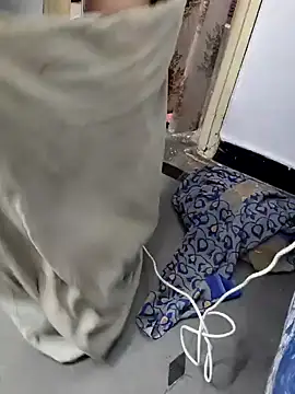 Snapshot of Januhot18 chatting on 12.13.24 Januhot18 online show from 12.13.24