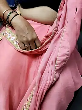 Snapshot of Januhot18 chatting on 12.23.24 Januhot18 online show from 12.23.24