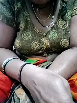 Snapshot of Januhot18 chatting on 01.05.25 Januhot18 online show from 01.05.25