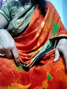 Snapshot of Januhot18 chatting on 01.05.25 Januhot18 online show from 01.05.25