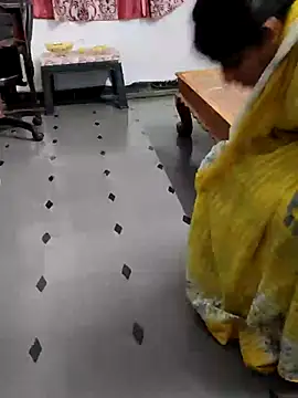 Snapshot of Januhot18 chatting on 02.17.25 Januhot18 online show from 02.17.25