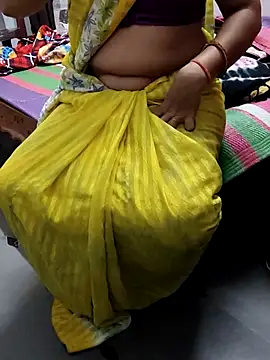 Snapshot of Januhot18 chatting on 02.17.25 Januhot18 online show from 02.17.25