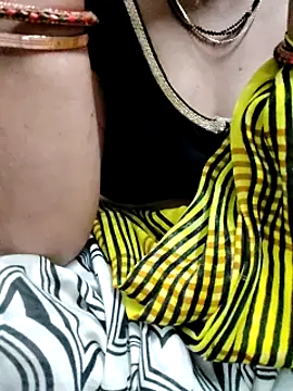 Snapshot of Januhot18 chatting on 02.22.25 Januhot18 online show from 02.22.25