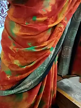 Snapshot of Januhot18 chatting on 02.28.25 Januhot18 online show from 02.28.25