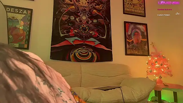 Snapshot of yummyrina chatting on 12.16.24 yummyrina online show from 12.16.24