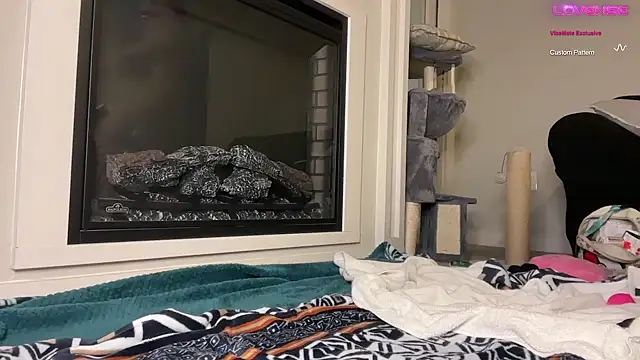 Snapshot of yummyrina chatting on 02.20.25 yummyrina online show from 02.20.25