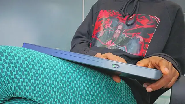 Hilary-banks online show from 09.28.25