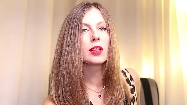 Snapshot of AnnittaStar chatting on 02.28.25 AnnittaStar online show from 02.28.25