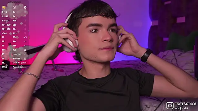 Angelo 018 online show from 10.17.25