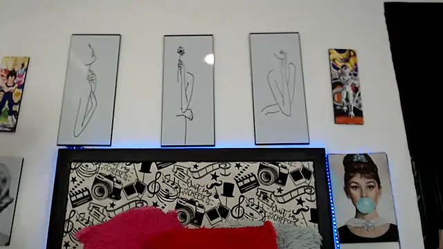 Rihana14 online show from 04.10.26