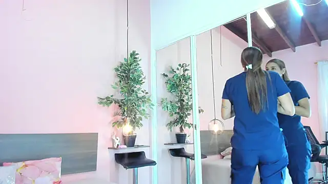 Snapshot of Alana_Suares1 chatting on 09.18.25 Alana Suares1 online show from 09.18.25