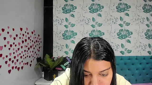 Snapshot of LindaBreeS chatting on 01.27.25 LindaBreeS online show from 01.27.25