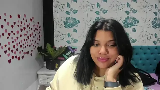 Snapshot of LindaBreeS chatting on 01.27.25 LindaBreeS online show from 01.27.25