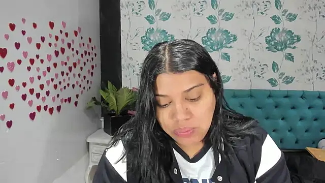 Snapshot of LindaBreeS chatting on 02.03.25 LindaBreeS online show from 02.03.25