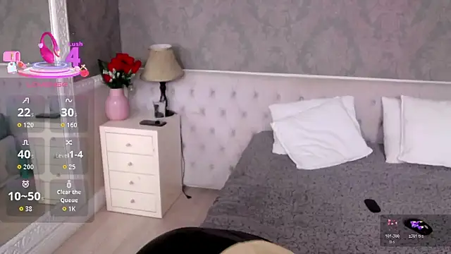 Snapshot of ElenaJuarez chatting on 11.03.25 ElenaJuarez online show from 11.03.25