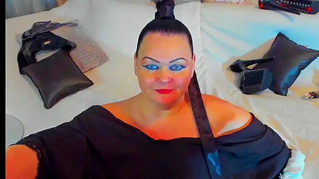 MilanaBiegert online show from 12.04.24