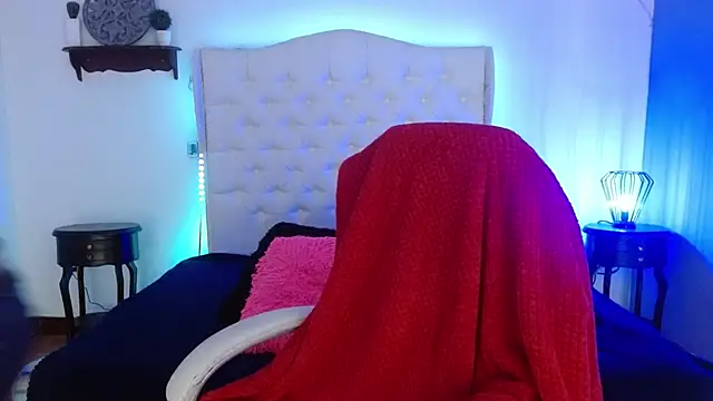 Snapshot of elena_detroya chatting on 01.08.25 elena detroya online show from 01.08.25