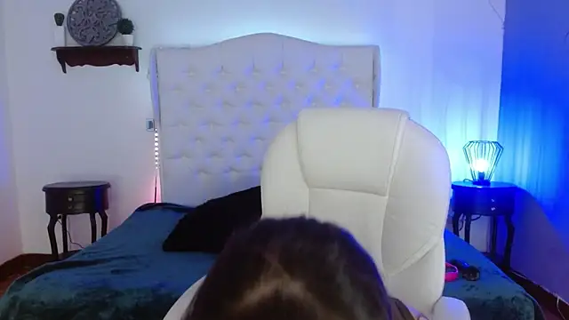 Snapshot of elena_detroya chatting on 01.11.25 elena detroya online show from 01.11.25