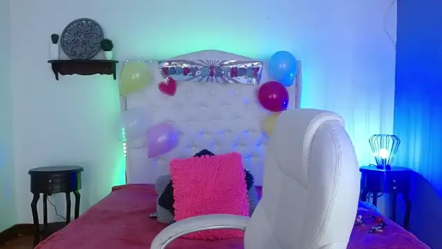 Snapshot of elena_detroya chatting on 01.21.25 elena detroya online show from 01.21.25