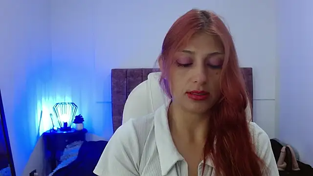 Snapshot of elena_detroya chatting on 03.06.25 elena detroya online show from 03.06.25