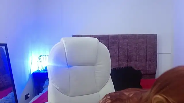 Snapshot of elena_detroya chatting on 03.10.25 elena detroya online show from 03.10.25