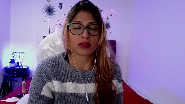 Snapshot of elena_detroya chatting on 10.01.25 elena detroya online show from 10.01.25